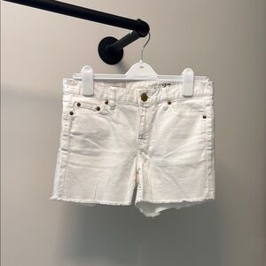 Relaxed denim short in white wash